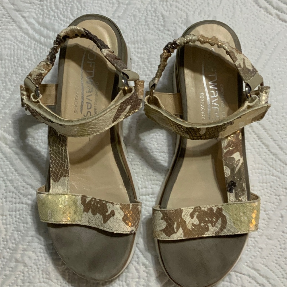 Softwaves Terracare Gold and Tan Women's Comfort Sandals